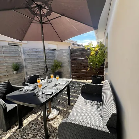 La Petite Maison Jardin Prive Feriehus