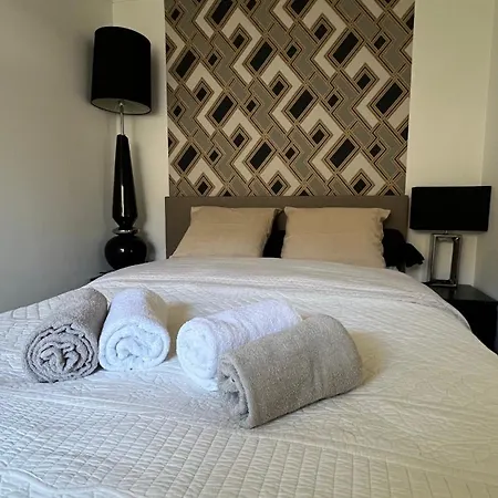 Сasa de vacaciones La Petite Maison Jardin Prive