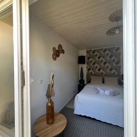 בית נופש La Petite Maison Jardin Prive Mérignac