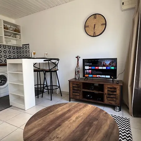 Feriehus La Petite Maison Jardin Prive Mérignac