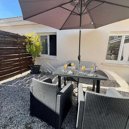 La Petite Maison Jardin Prive Feriehus